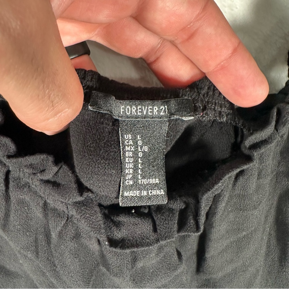 Forever‎ 21 Womens Black Crop Top Blouse Bell Sleeve Sz Large Whimsical Goth - Picture 3 of 7